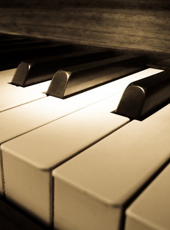 Piano 10 hero